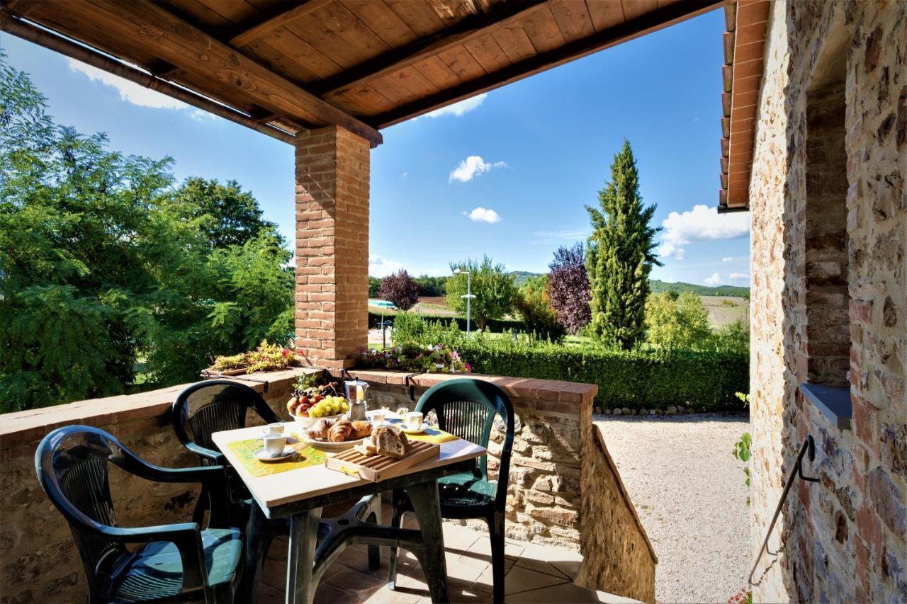 Borgo Il Villino Guest House Casole d'Elsa Exterior photo