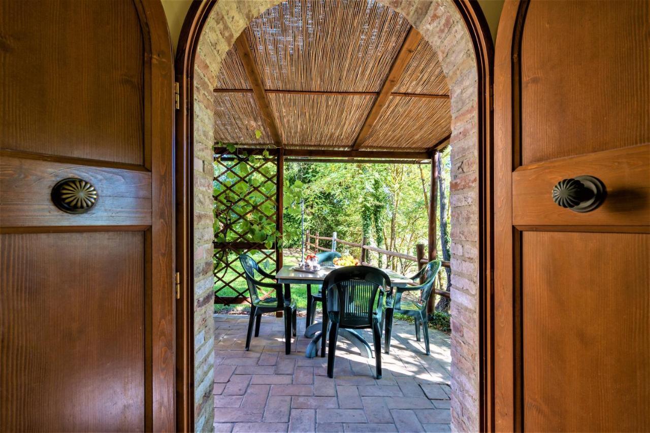 Borgo Il Villino Guest House Casole d'Elsa Exterior photo